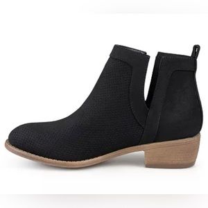 Journee Collection Lainee Women's Ankle Boots